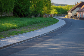 Zobrazit » Holýšov – chodník