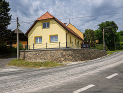 Zobrazit » Kamenná opěrná zeď - Černíkov