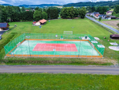 Zobrazit » Pocinovice – multifunkční sportoviště a workoutové hřiště
