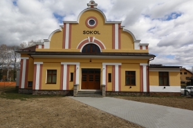 Zobrazit » Oprava fasády na Sokolovně Janovice